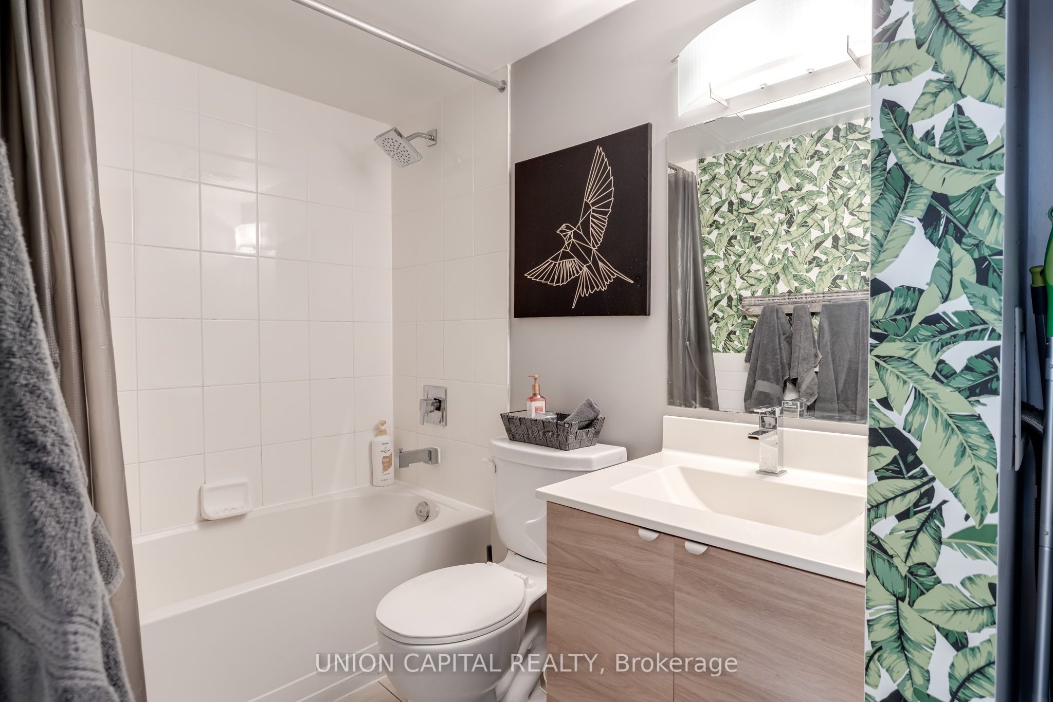 20 Joe Shuster Way, #402