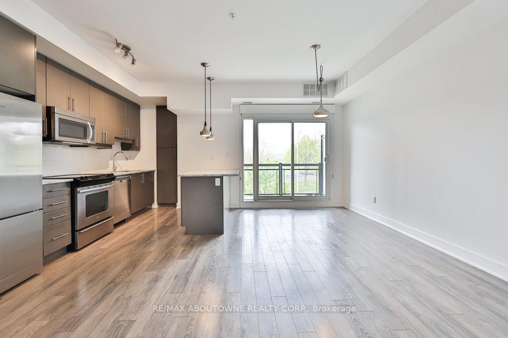 2 Bedrooms Condo at 128 Garden, Oakville For sale