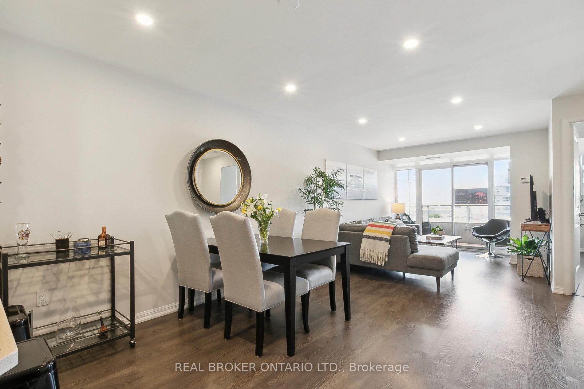 3 Bedrooms Condo at 85 East Liberty,  Toronto For sale
