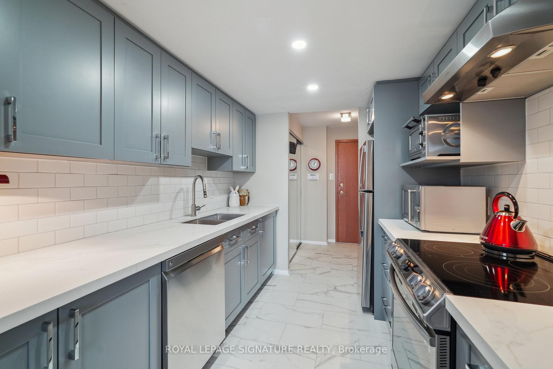 2 Bedrooms Condo at 271 Ridley, Toronto For sale