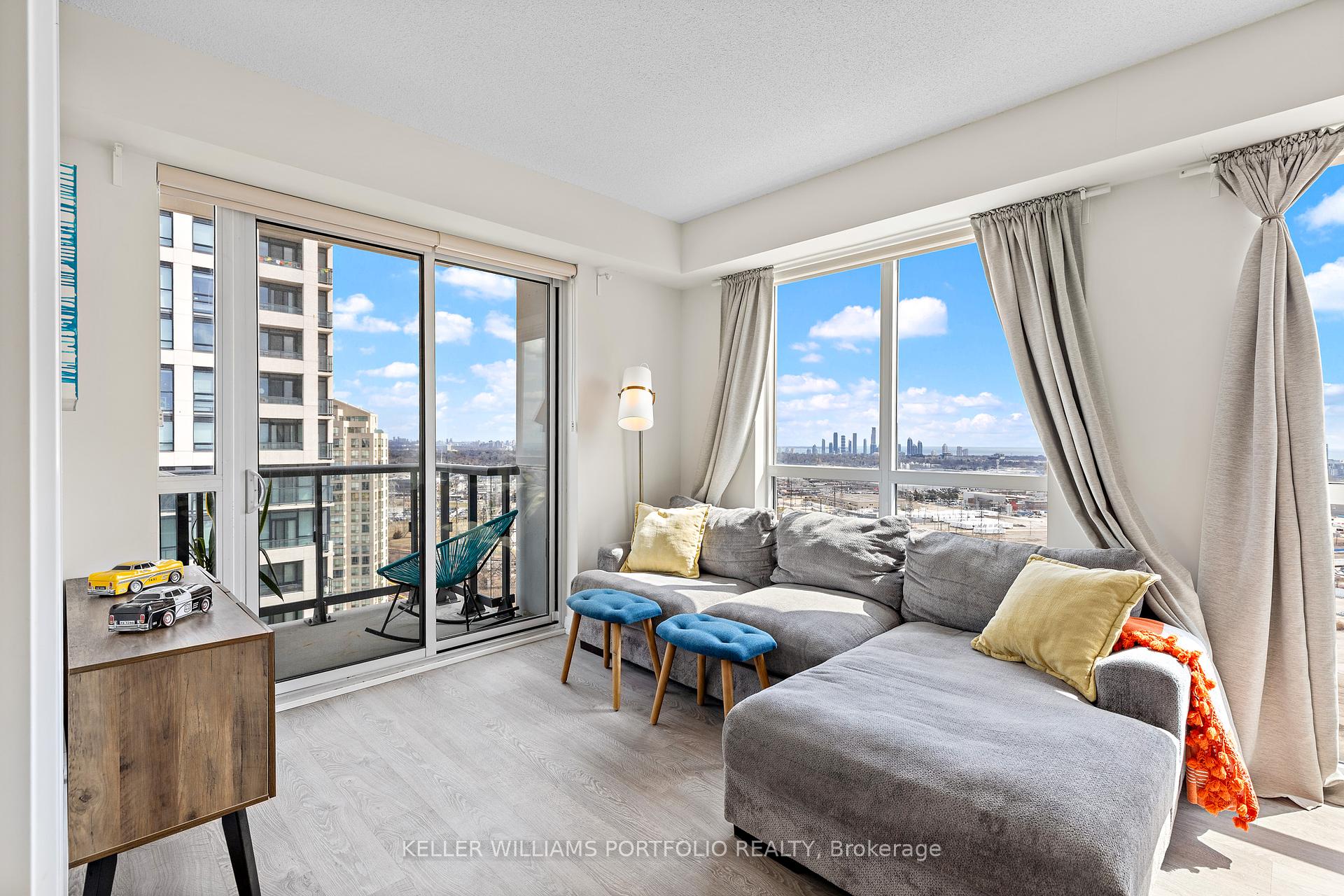 2 Bedrooms Condo at 50 Thomas Riley, Toronto For sale