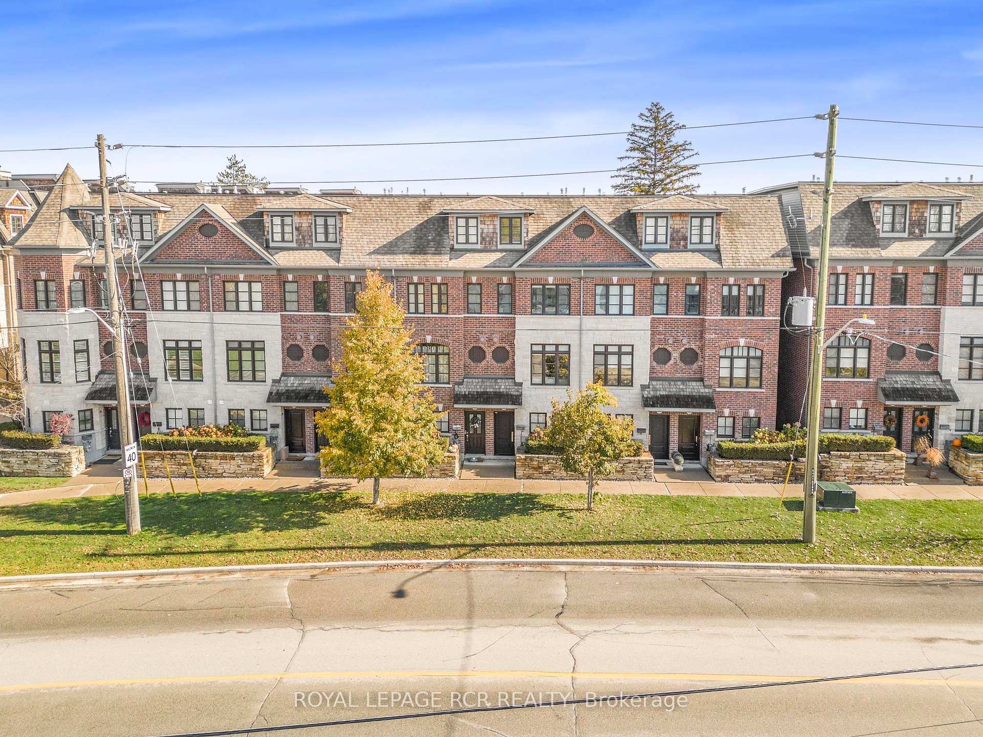 4 Bedrooms Condo at 8343 Kipling, Vaughan For sale