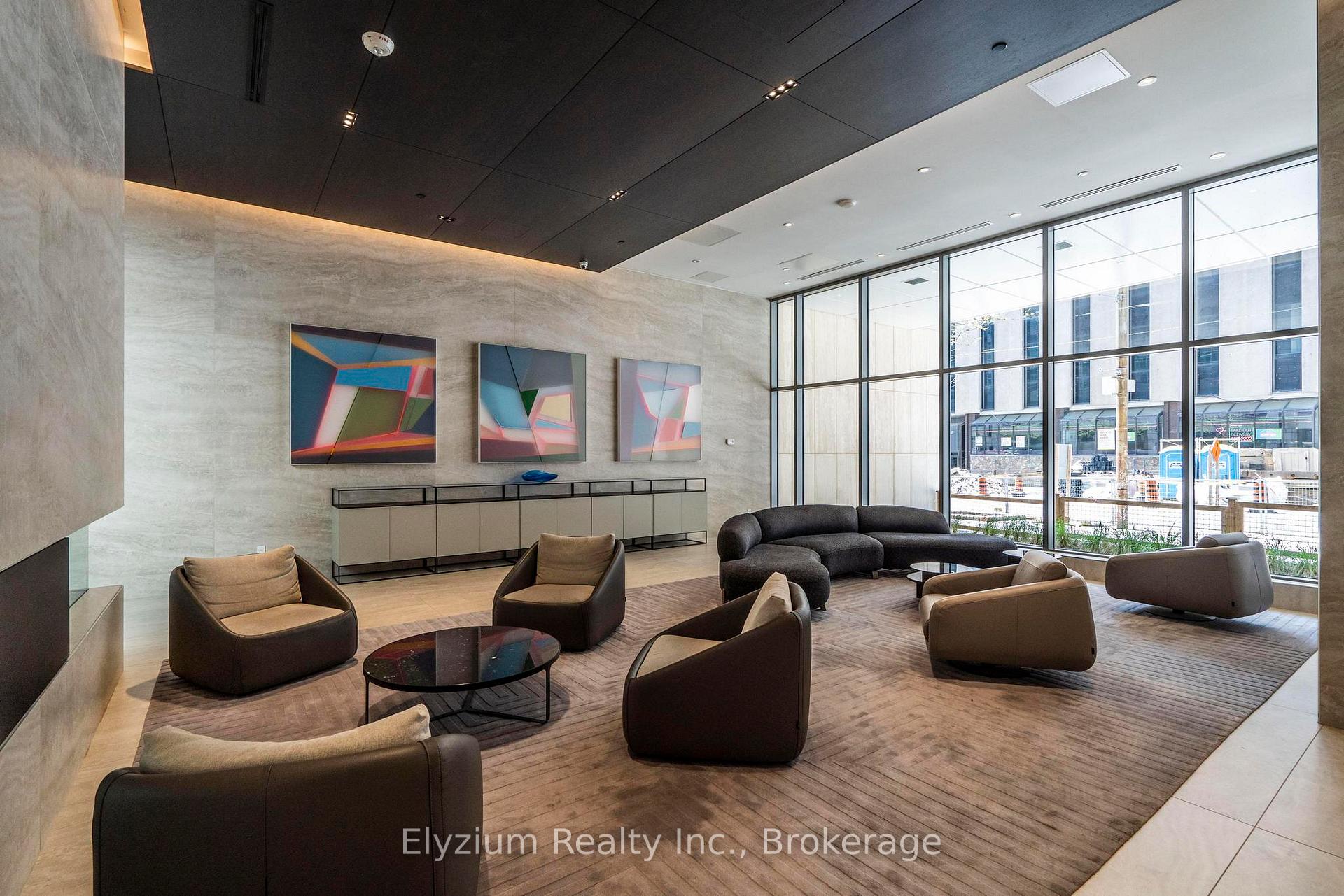 2 Bedrooms Condo at 2221 Yonge, Toronto For sale