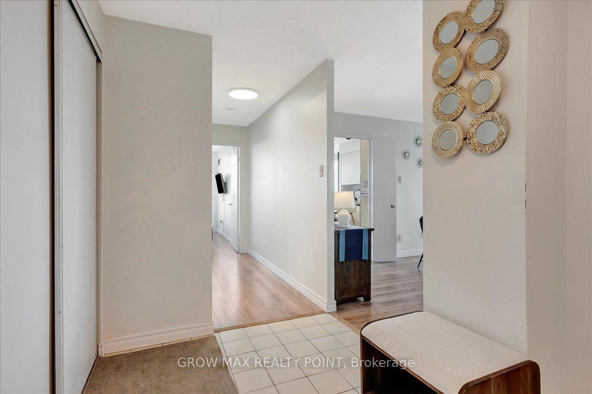 2 Bedrooms Condo at 410 Mclevin, Toronto For sale