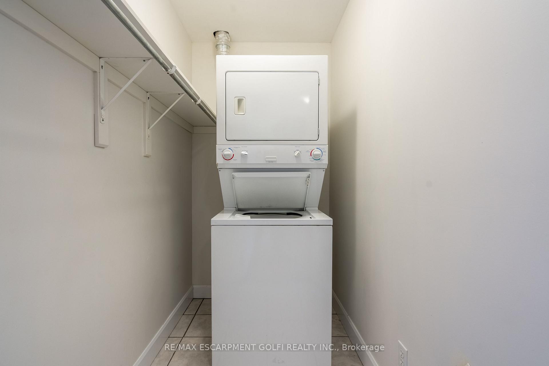 2 Bedrooms Condo at 135 James, Hamilton For sale