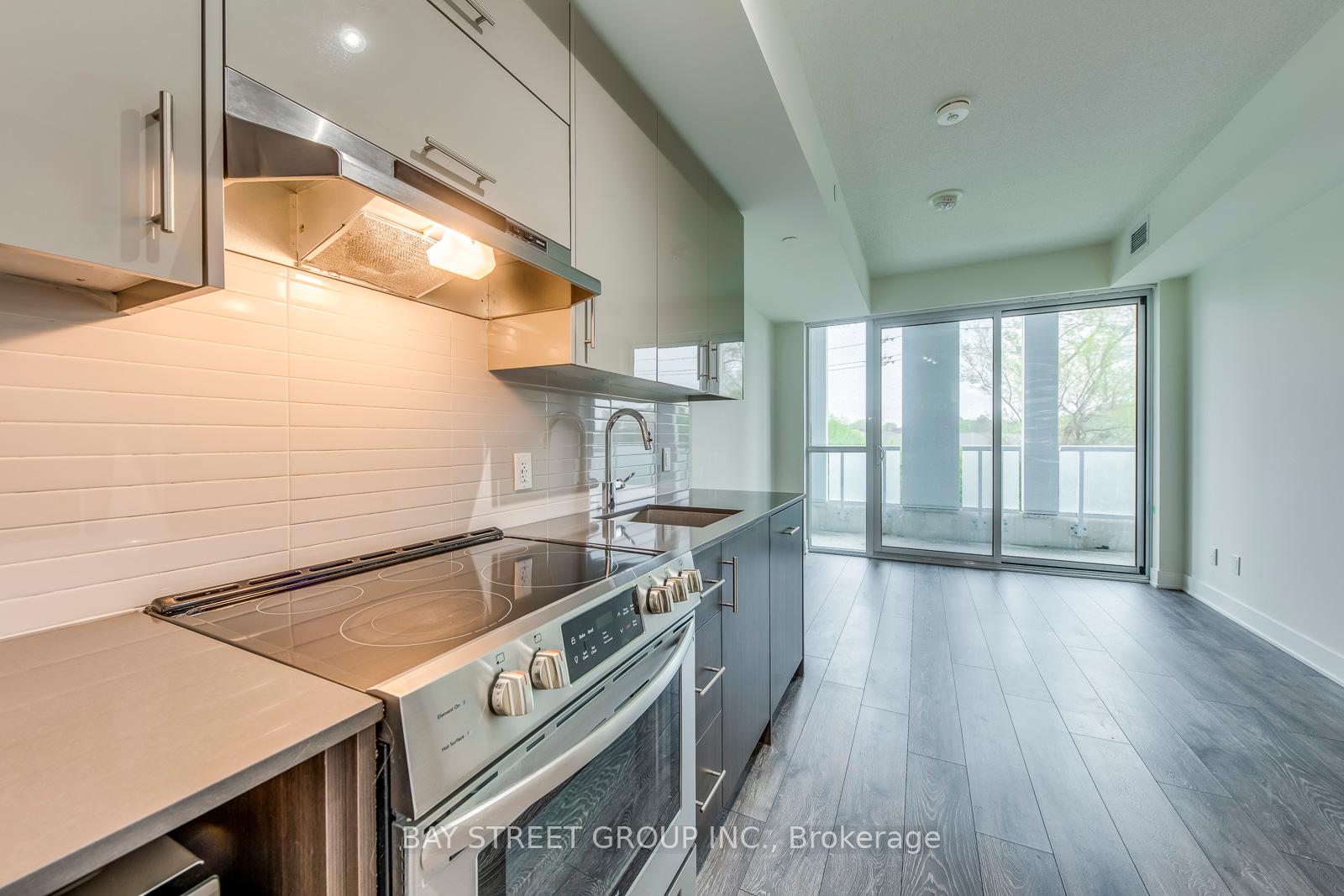 2 Bedrooms Condo at 188 Fairview Mall, Toronto For sale