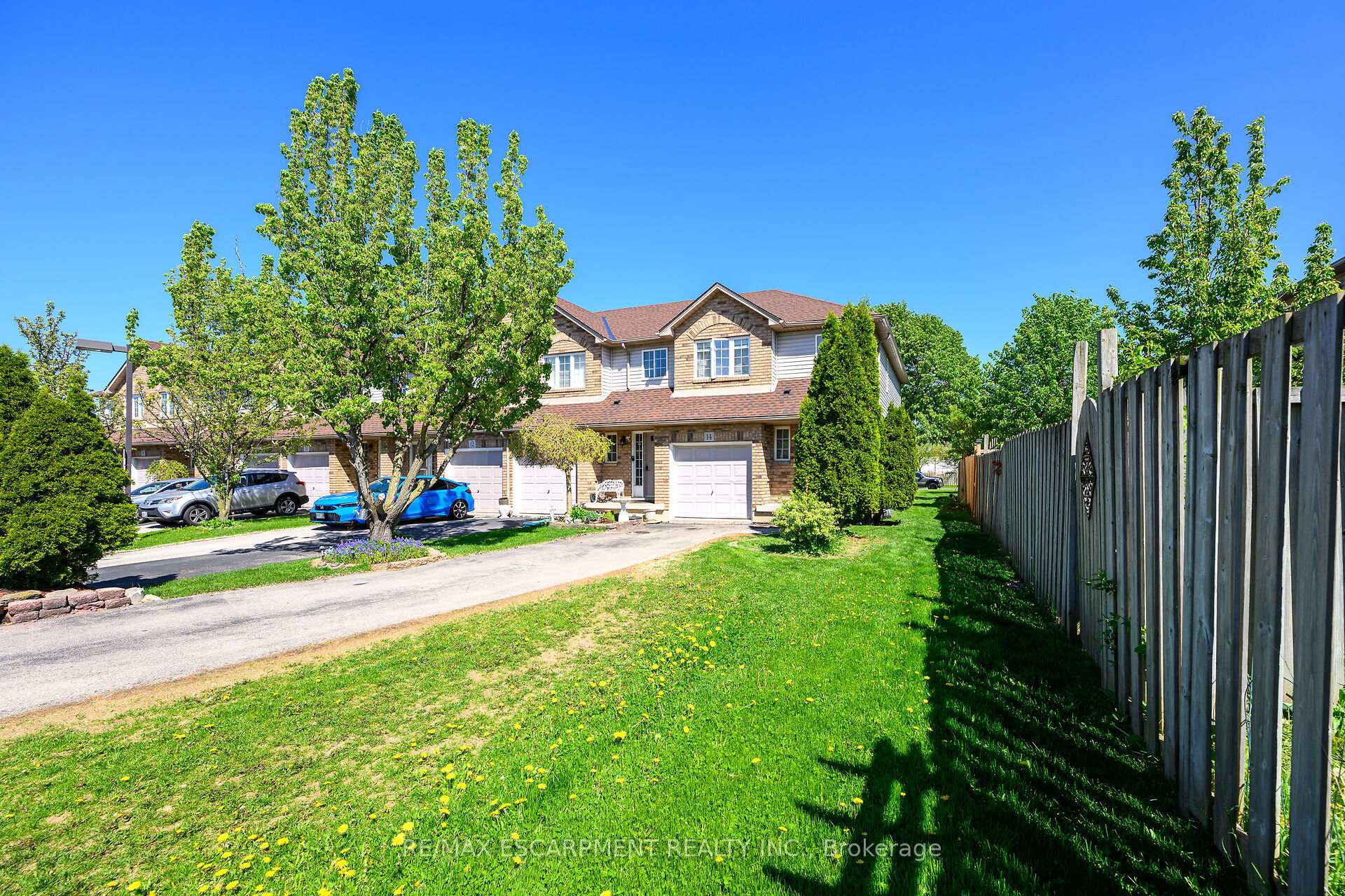4 Bedrooms Condo at 134 Terni, Hamilton For sale