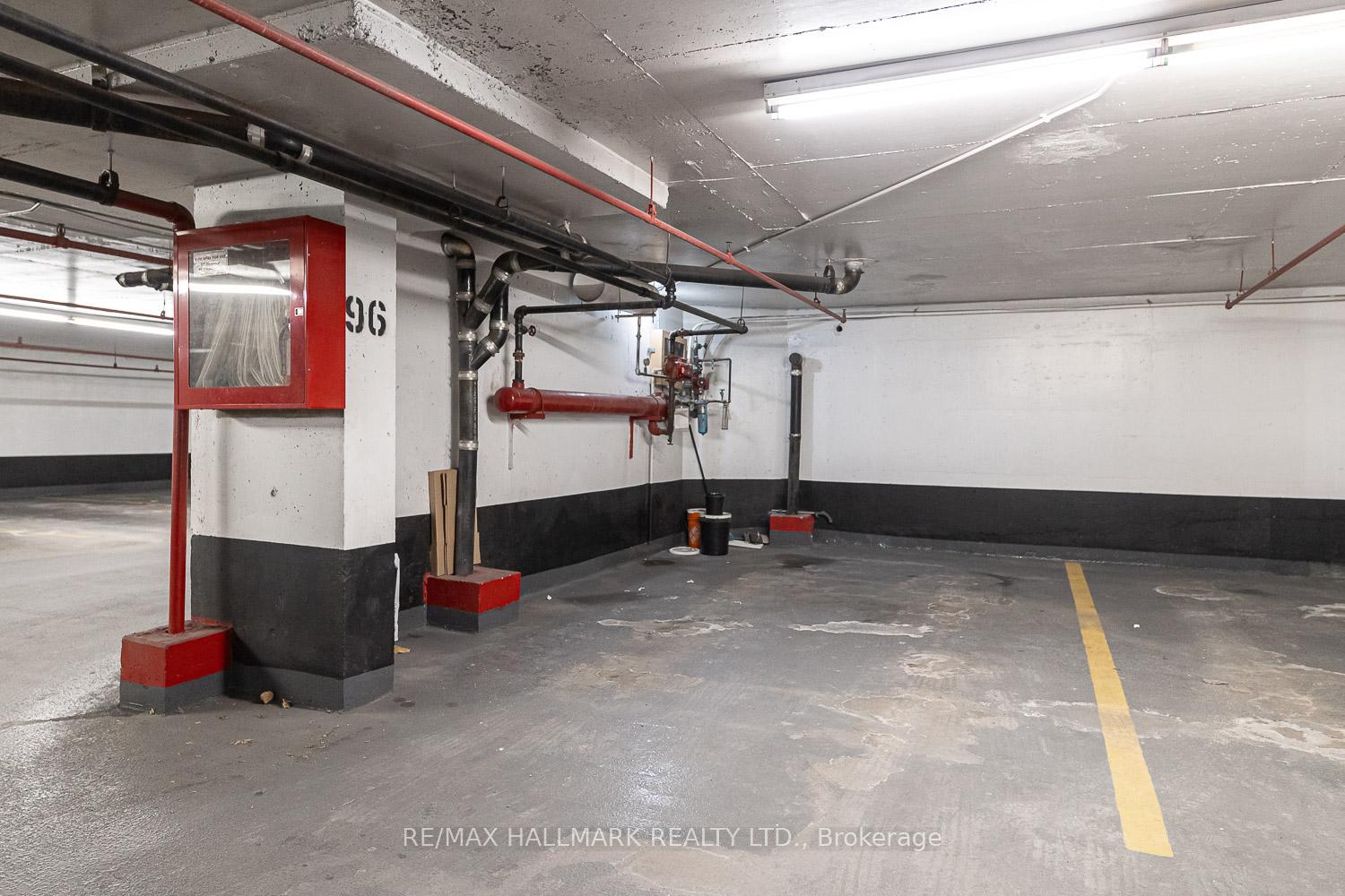 2 Bedrooms Condo at 5 Frith,  Toronto For sale