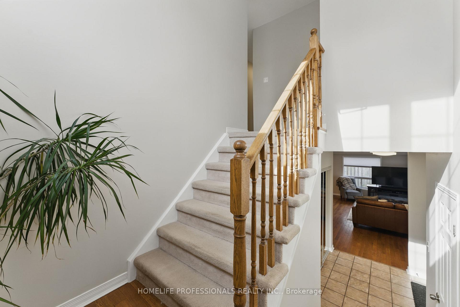 3 Bedrooms Condo at 485 Green,  Hamilton For sale