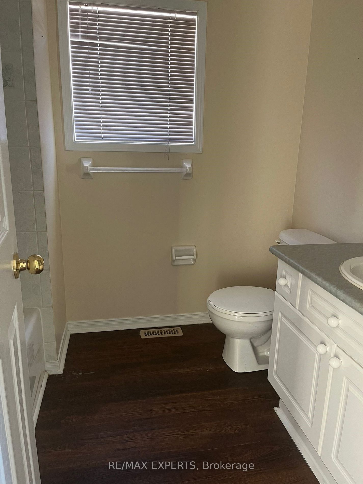 546 Aldershot Drive