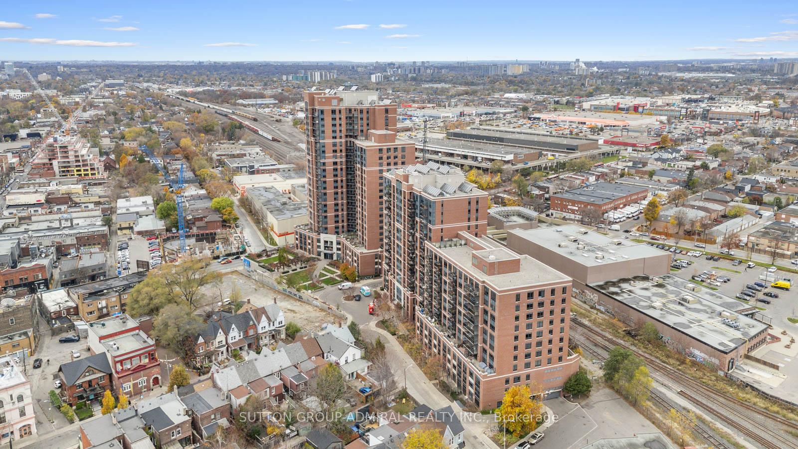 2 Bedrooms Condo at 60 Heintzman, Toronto For sale