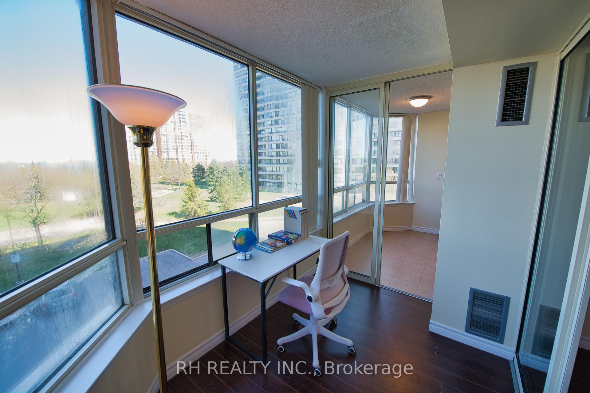 3 Bedrooms Condo at 300 Alton Towers,  Toronto For sale