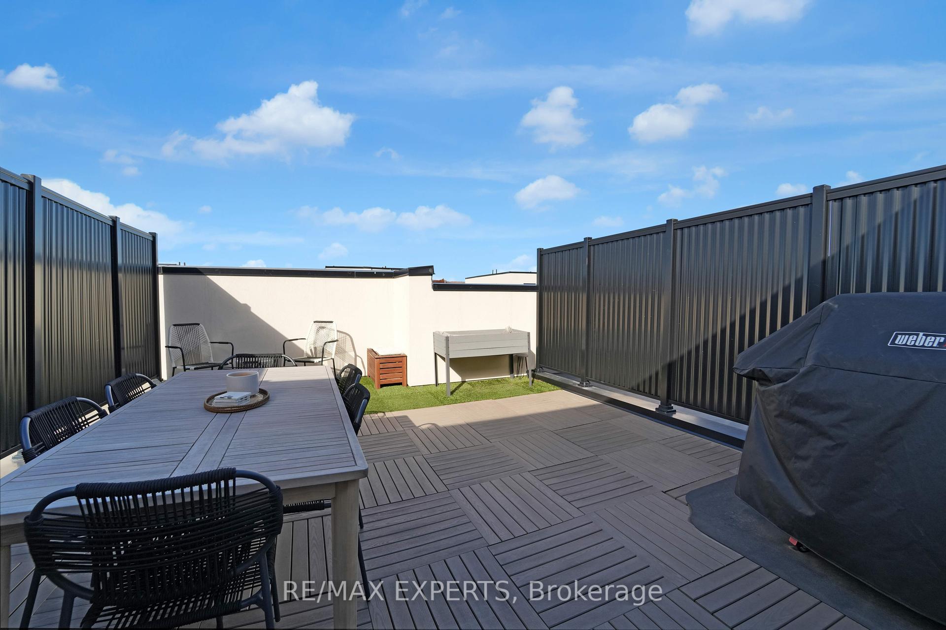 3 Bedrooms Condo at 1095 Cooke,  Burlington For sale