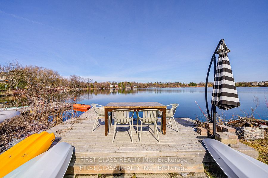 17 Willowbank