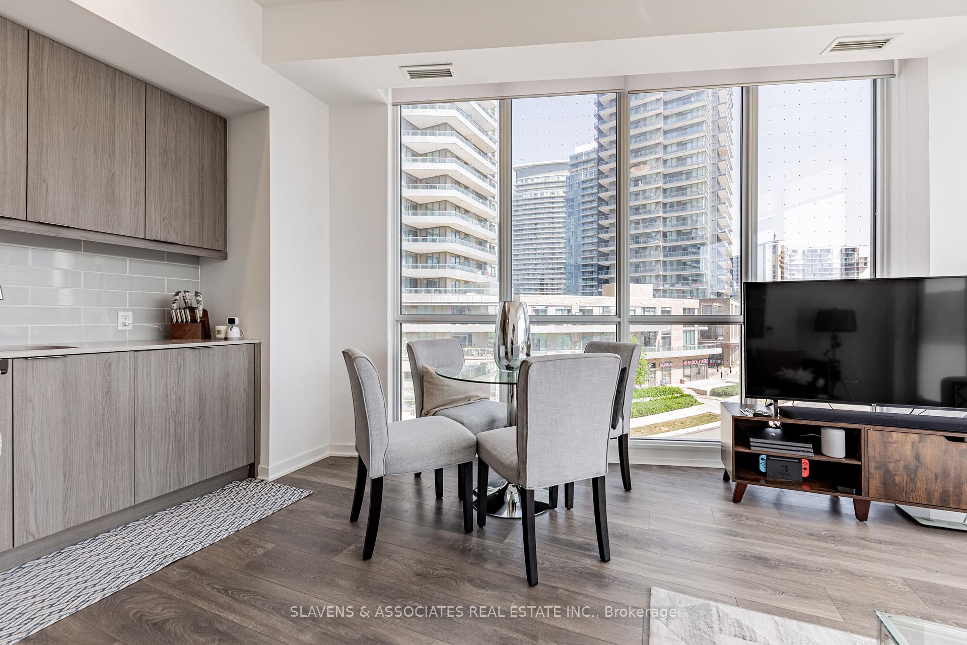 3 Bedrooms Condo at 38 Forest Manor, Toronto For sale