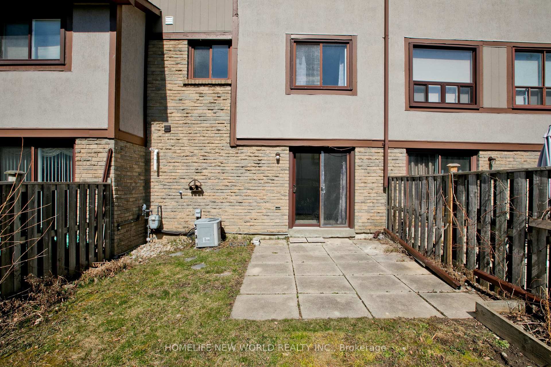 4 Bedrooms Condo at 24 Fundy Bay,  Toronto For sale