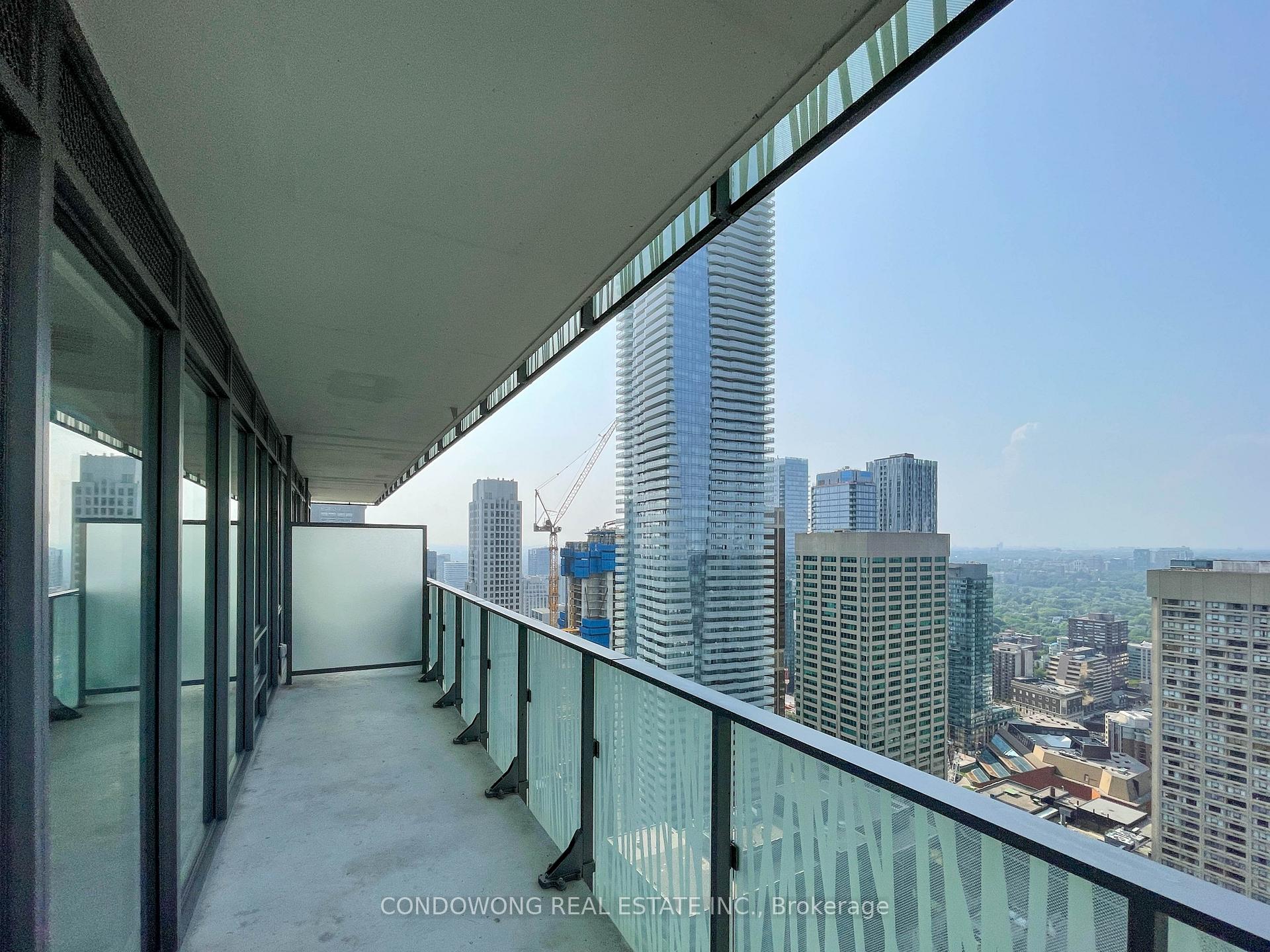 2 Bedrooms Condo at 42 Charles, Toronto For sale