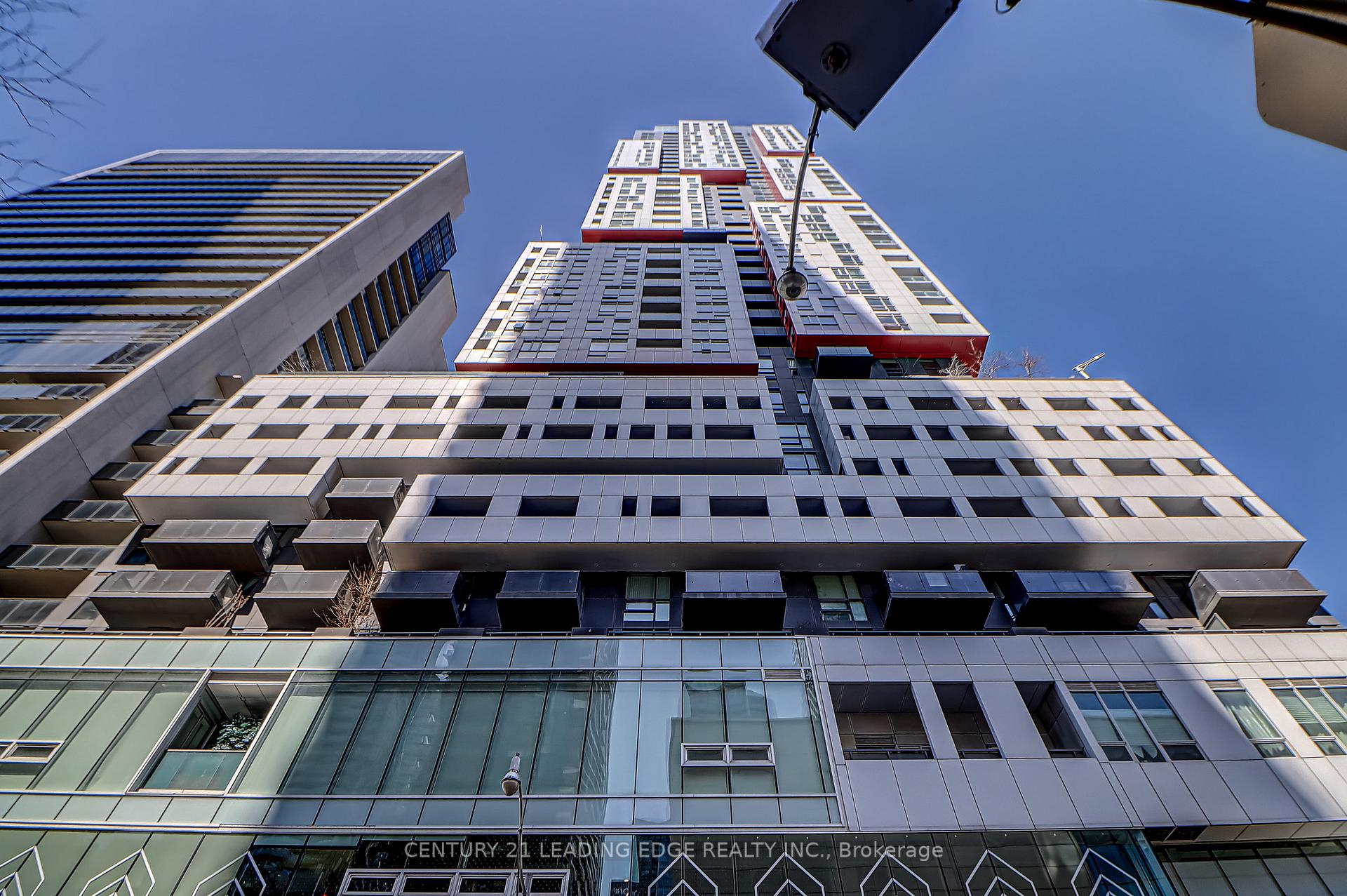 3 Bedrooms Condo at 318 Richmond,  Toronto For sale