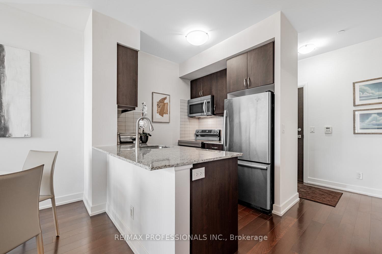 2 Bedrooms Condo at 6 Eva, Toronto For sale