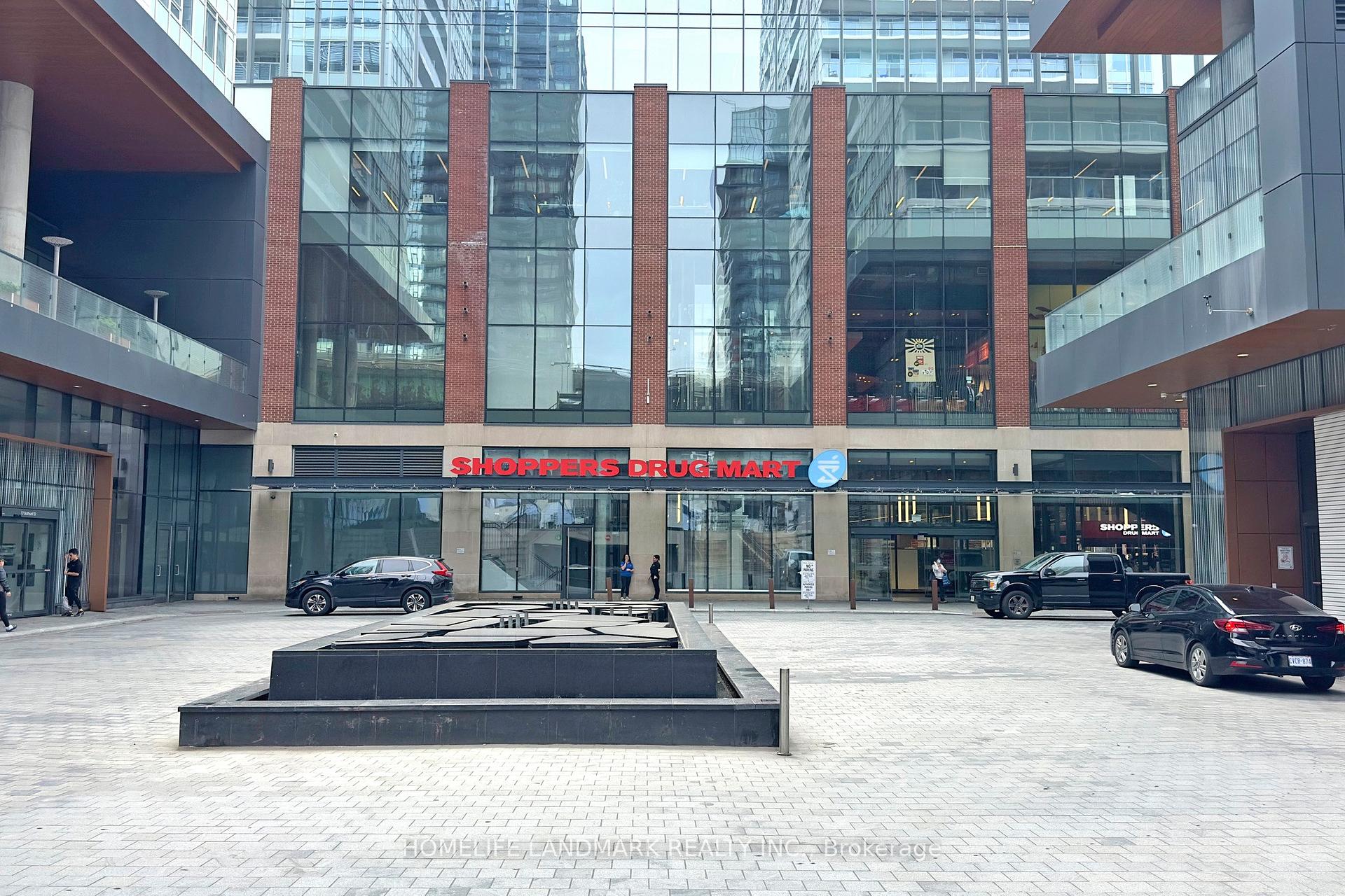 2 Bedrooms Condo at 17 Bathurst, Toronto For sale