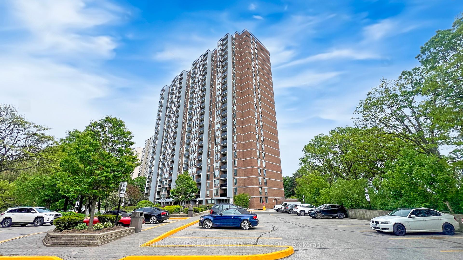 3 Bedrooms Condo at 85 Emmett, Toronto For sale