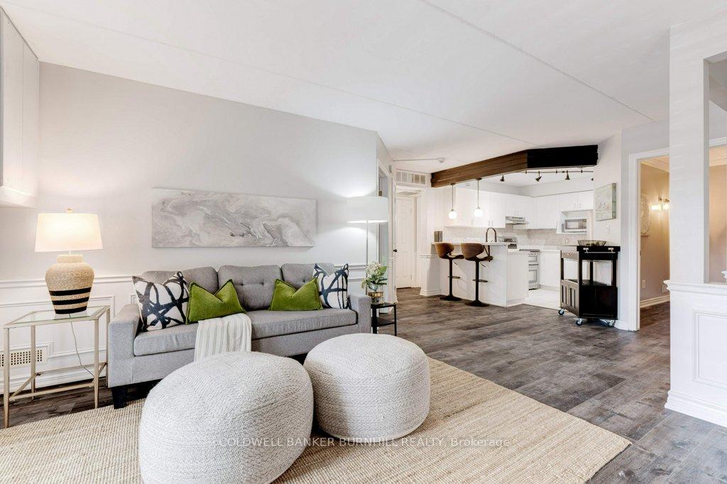 2 Bedrooms Condo at 2040 Cleaver,  Burlington For sale