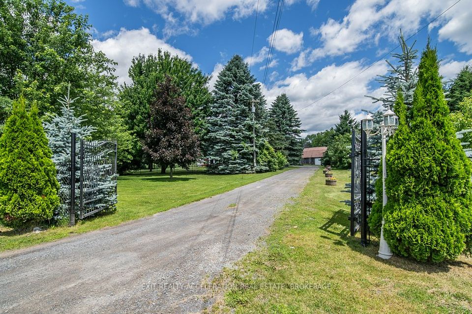 8061 County Rd 2