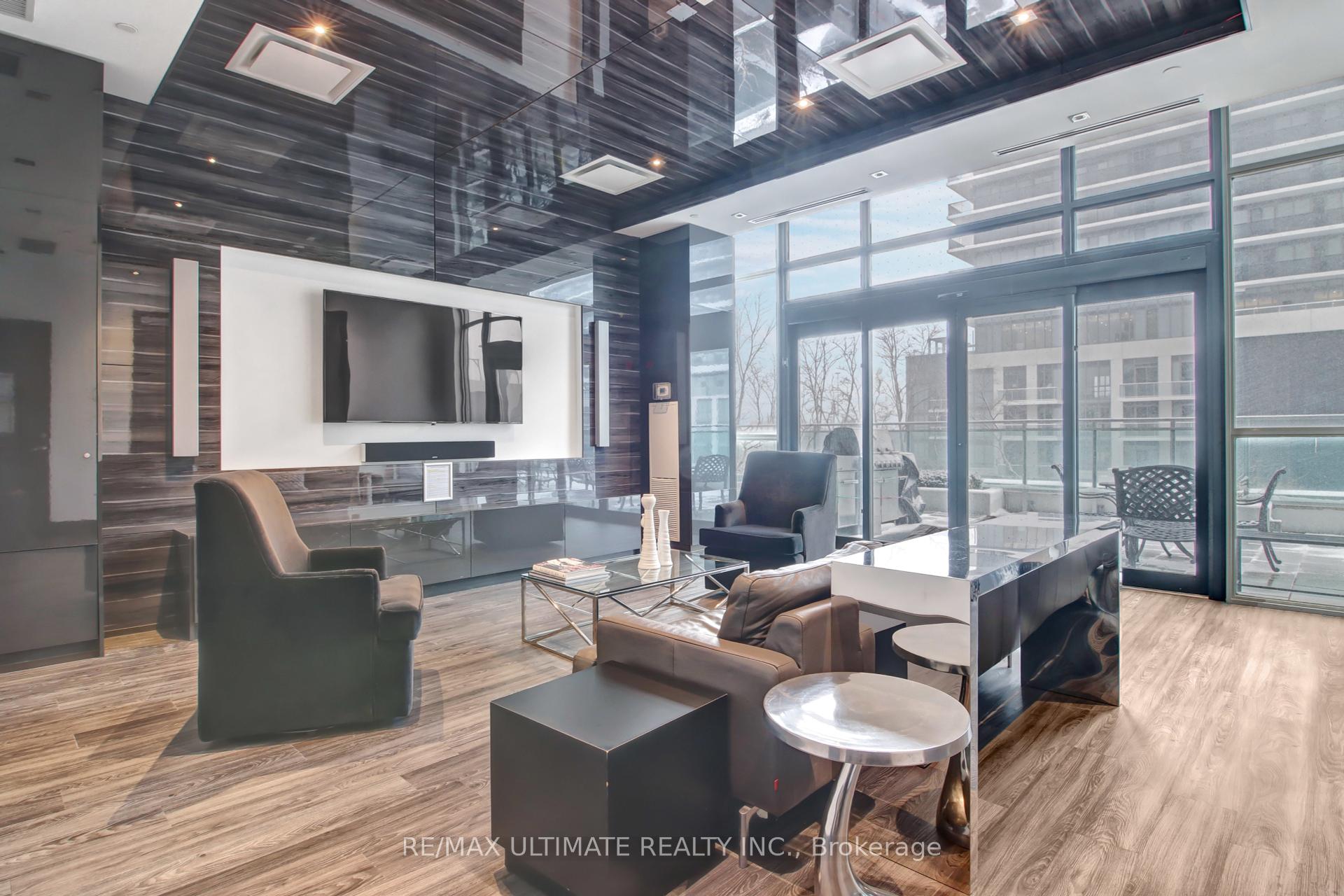 2 Bedrooms Condo at 33 Shore Breeze, Toronto For sale