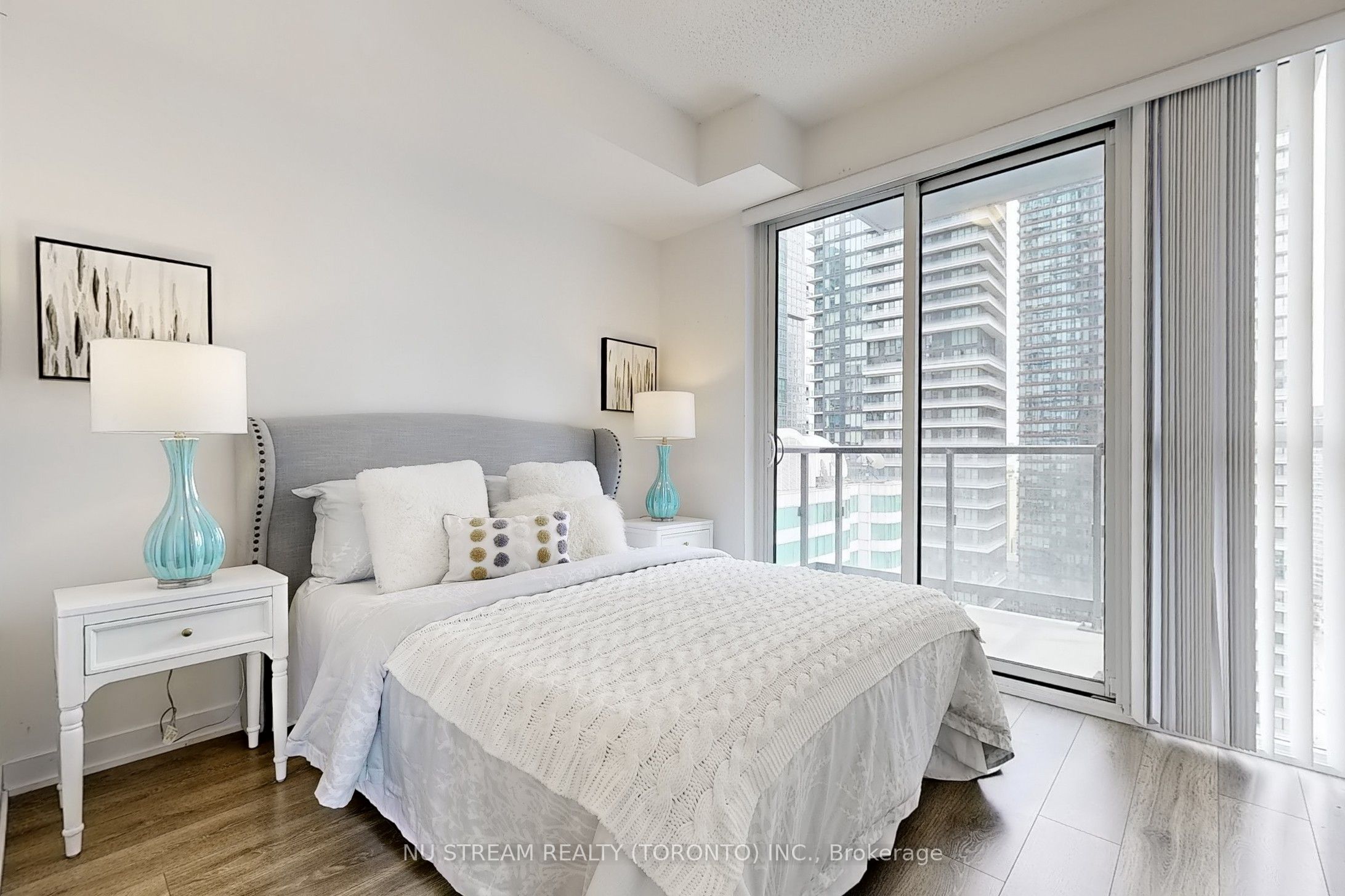 87 Peter Street, #2302