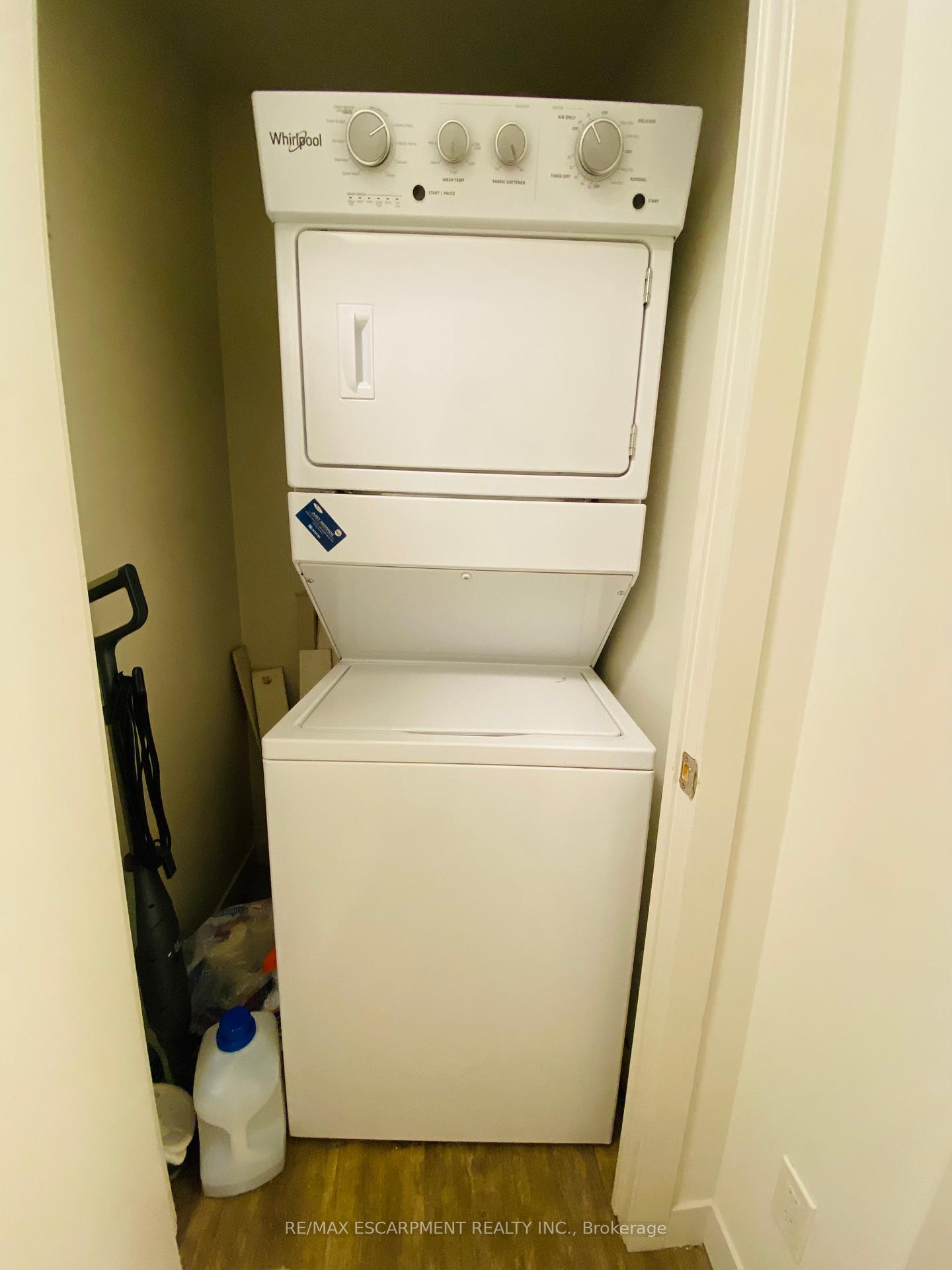 1 Bedroom Condo at 2087 Fairview, Burlington For sale