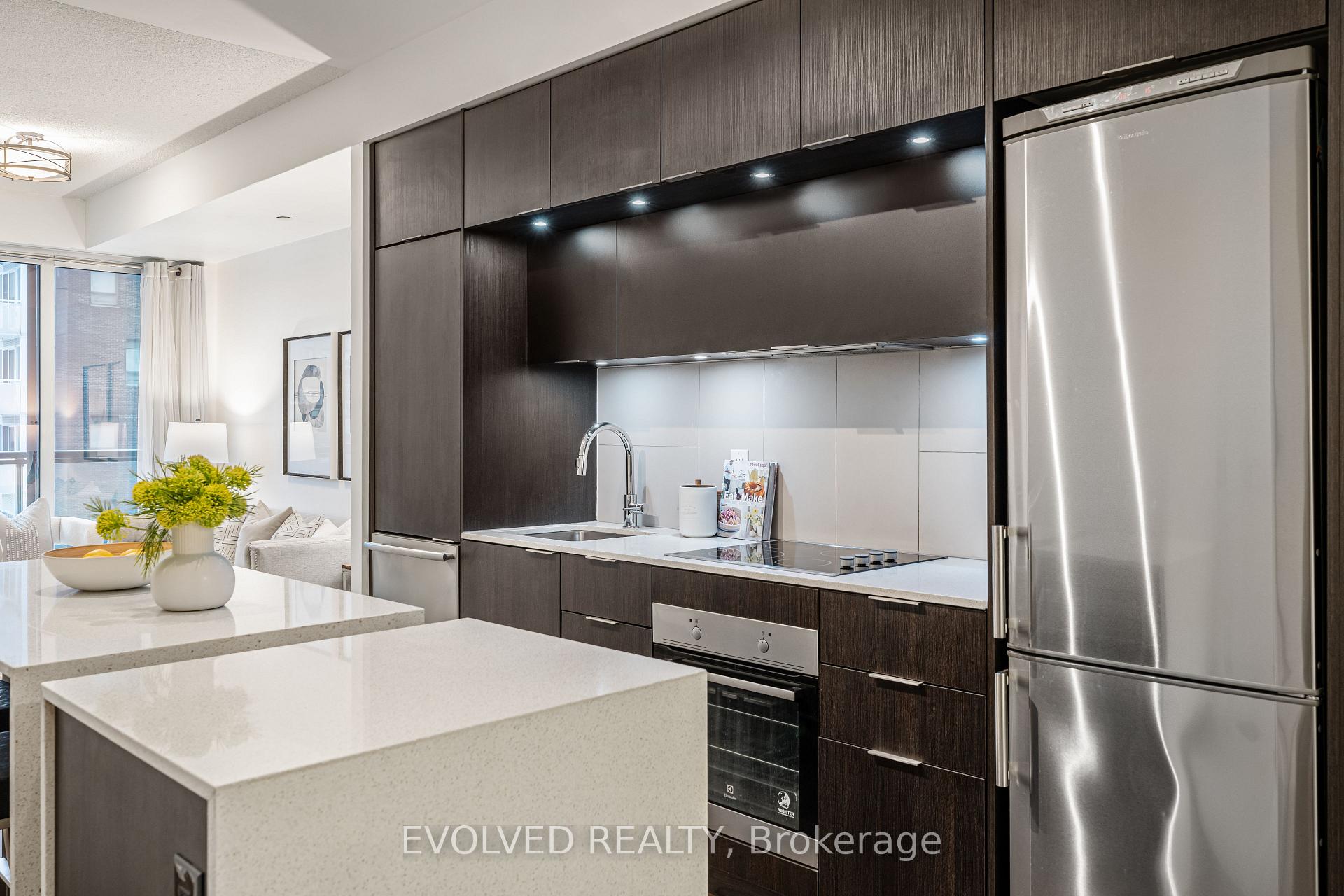 2 Bedrooms Condo at 55 Regent Park,  Toronto For sale
