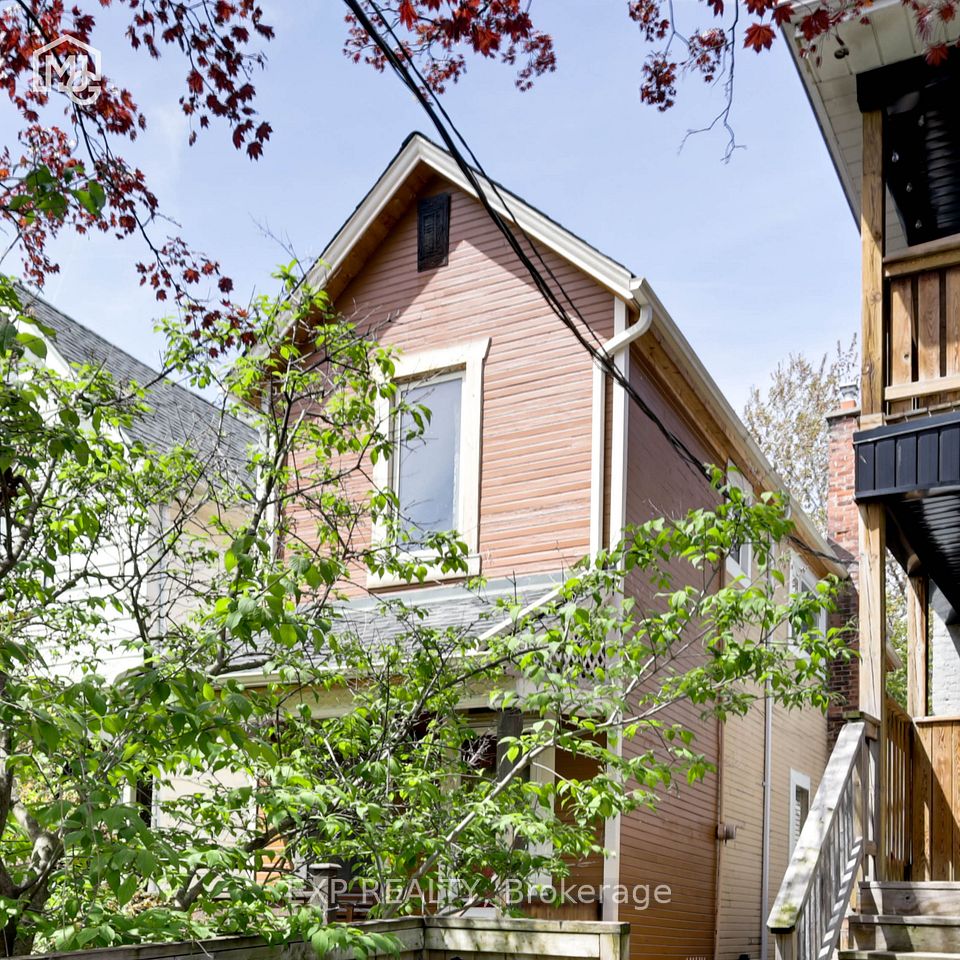 32 Columbus Avenue, Toronto, ON M6R 1S2