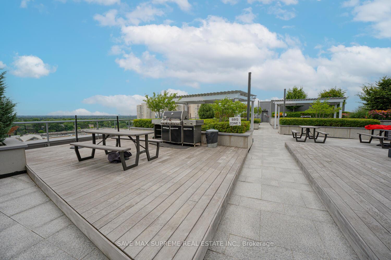 2 Bedrooms Condo at 7 Kenaston, Toronto For sale
