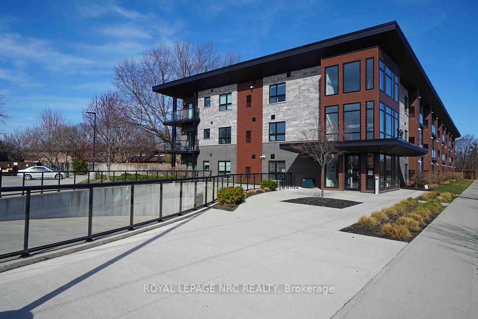 212 Lakeport