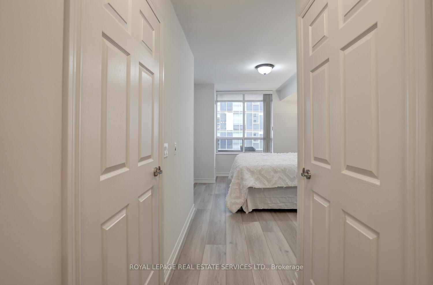 2 Bedrooms Condo at 5233 Dundas,  Toronto For sale