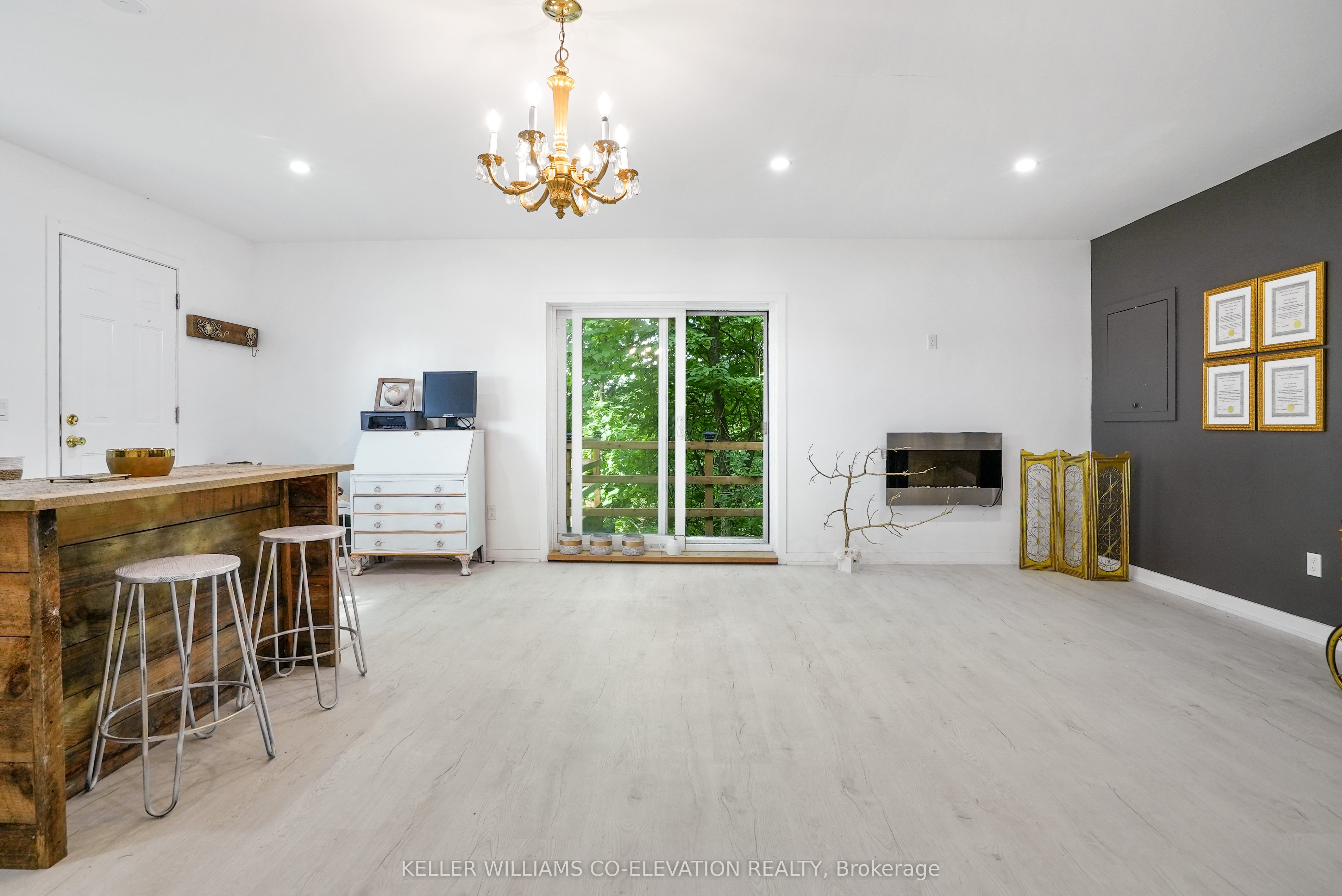 1136 Bronte Road