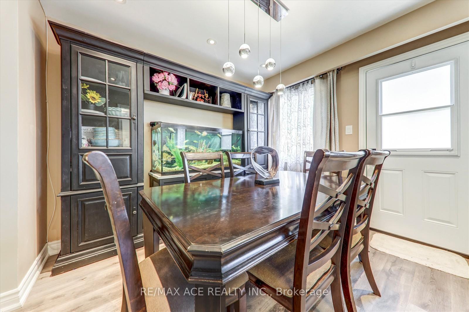 3 Bedrooms Condo at 82 St. Andrews, Hamilton For sale