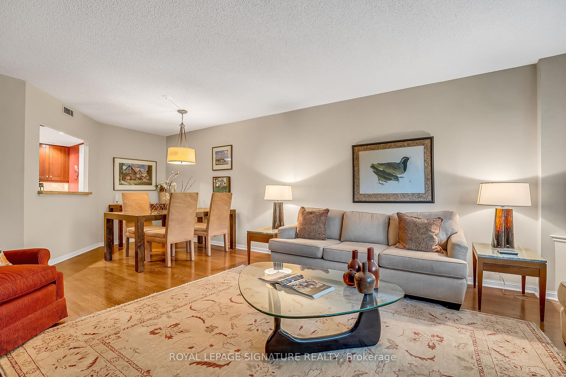 2 Bedrooms Condo at 245 The Donway, Toronto For sale