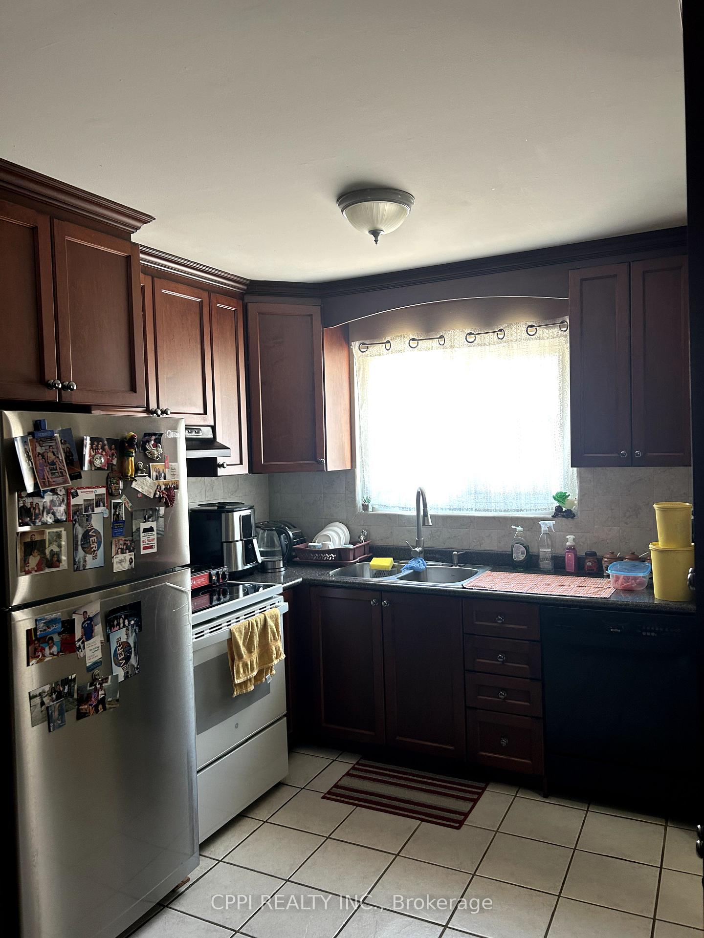 4 Bedrooms Condo at 69 Godstone, Toronto For sale