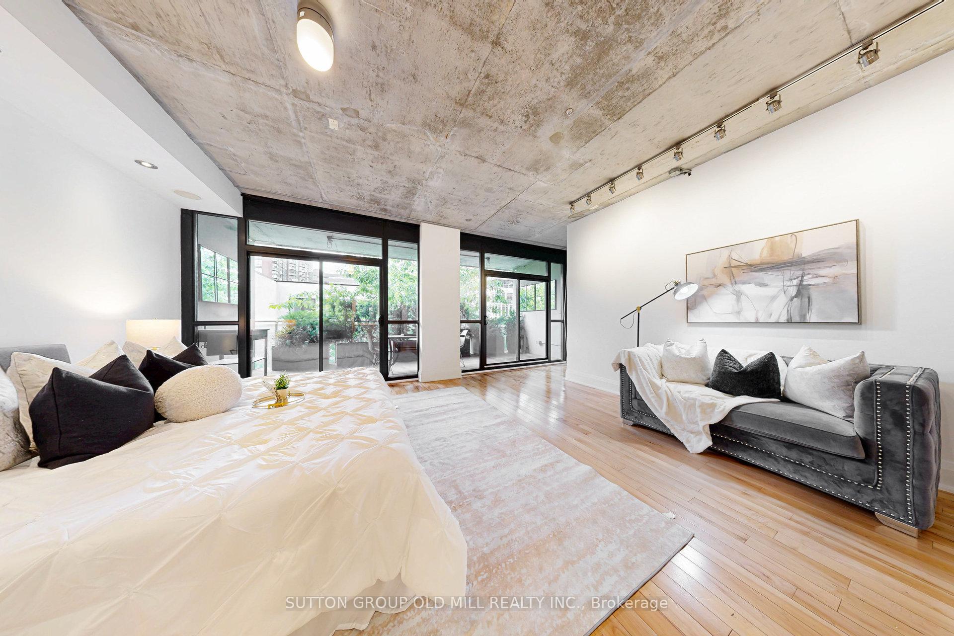 2 Bedrooms Condo at 62 Niagara, Toronto For sale