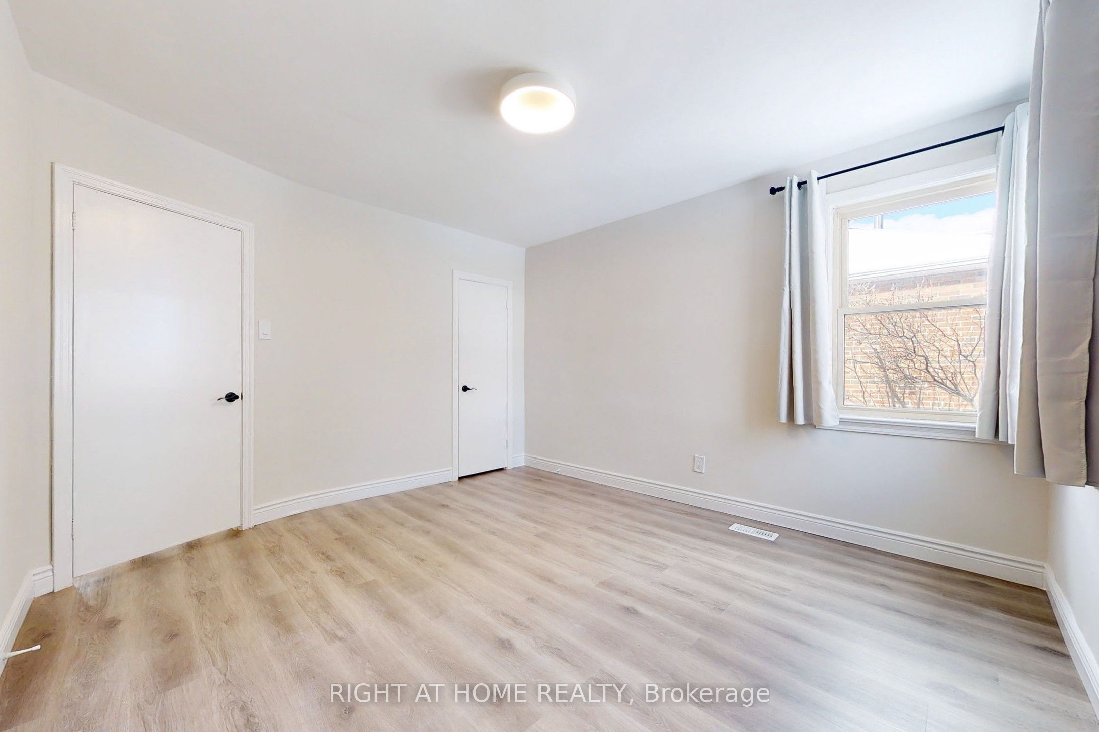 7 Rothwell Road, #Main