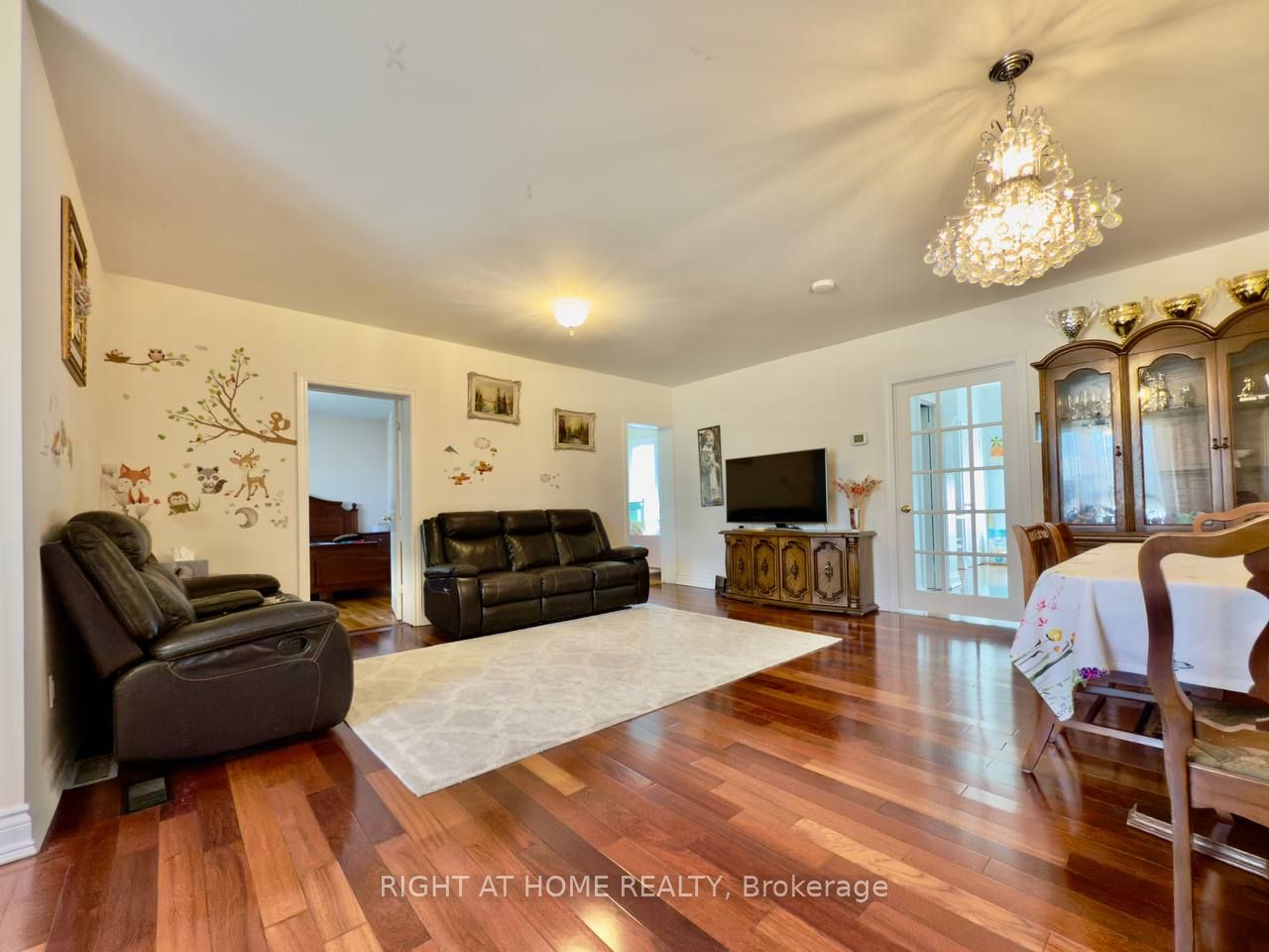 25 Burlingame Road