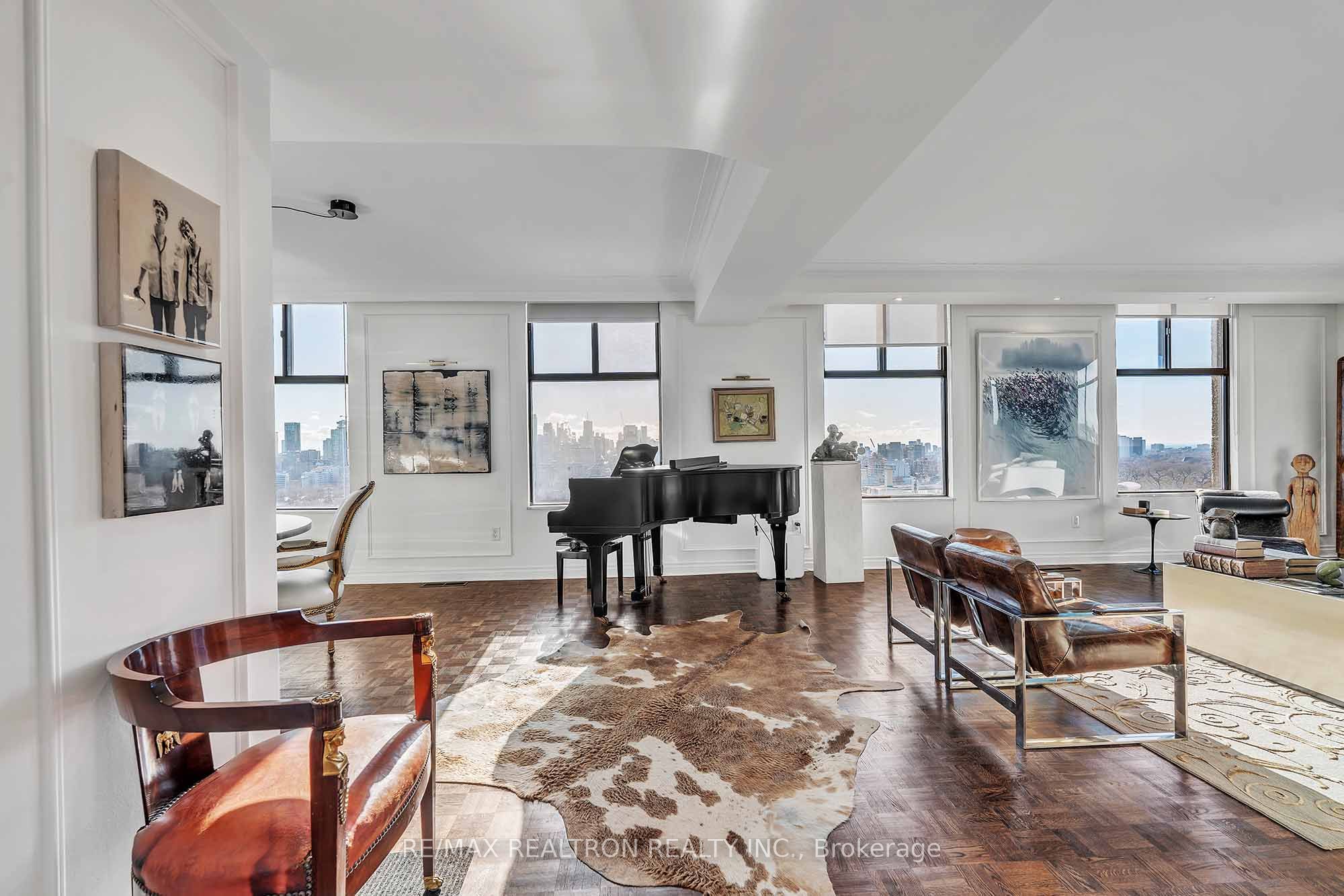 423 Avenue Road, #12