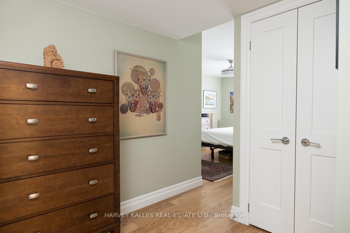 3 Bedrooms Condo at 33 Harbour, Toronto For sale