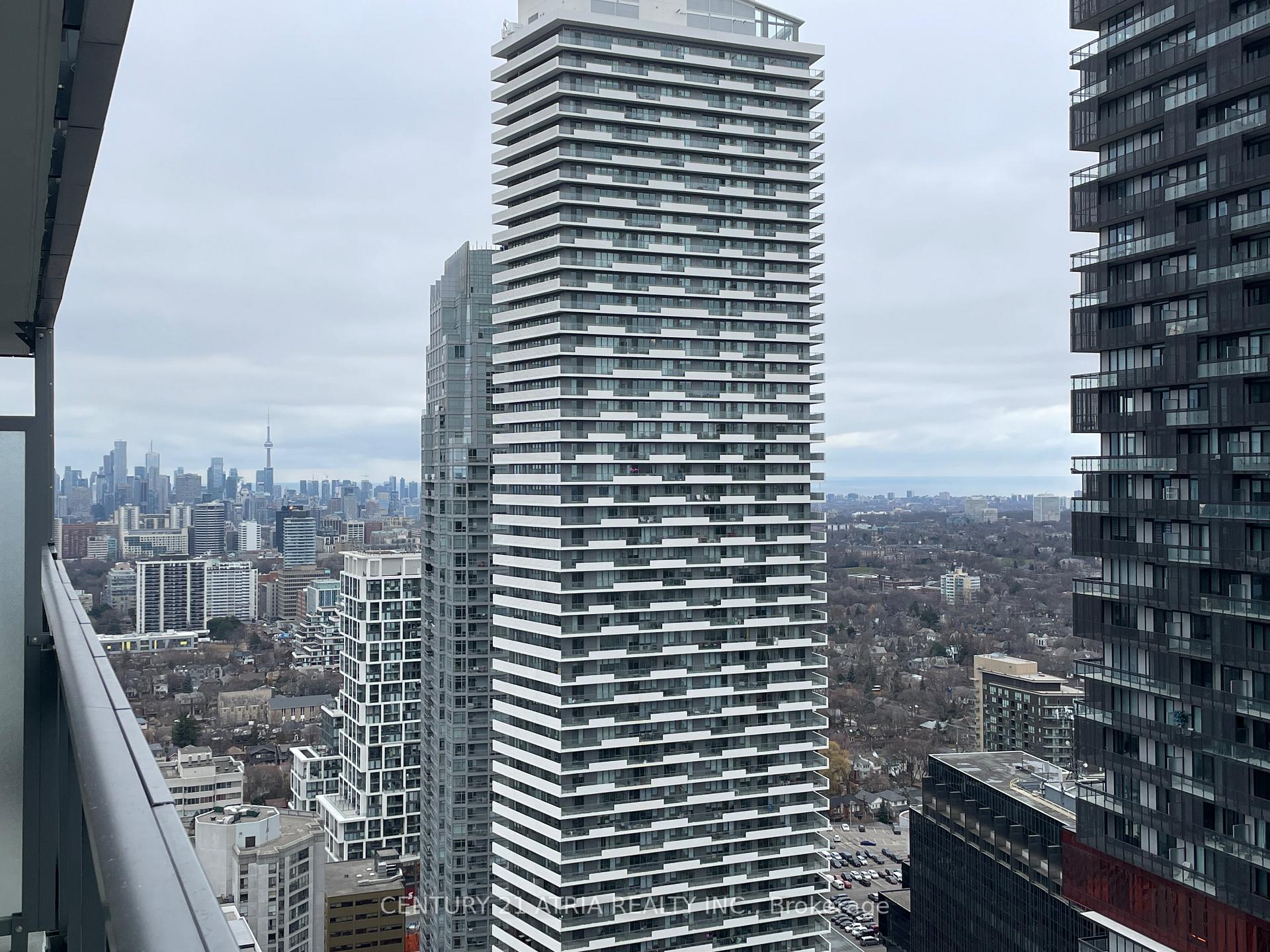 2 Bedrooms Condo at 39 ROEHAMPTON, Toronto For sale