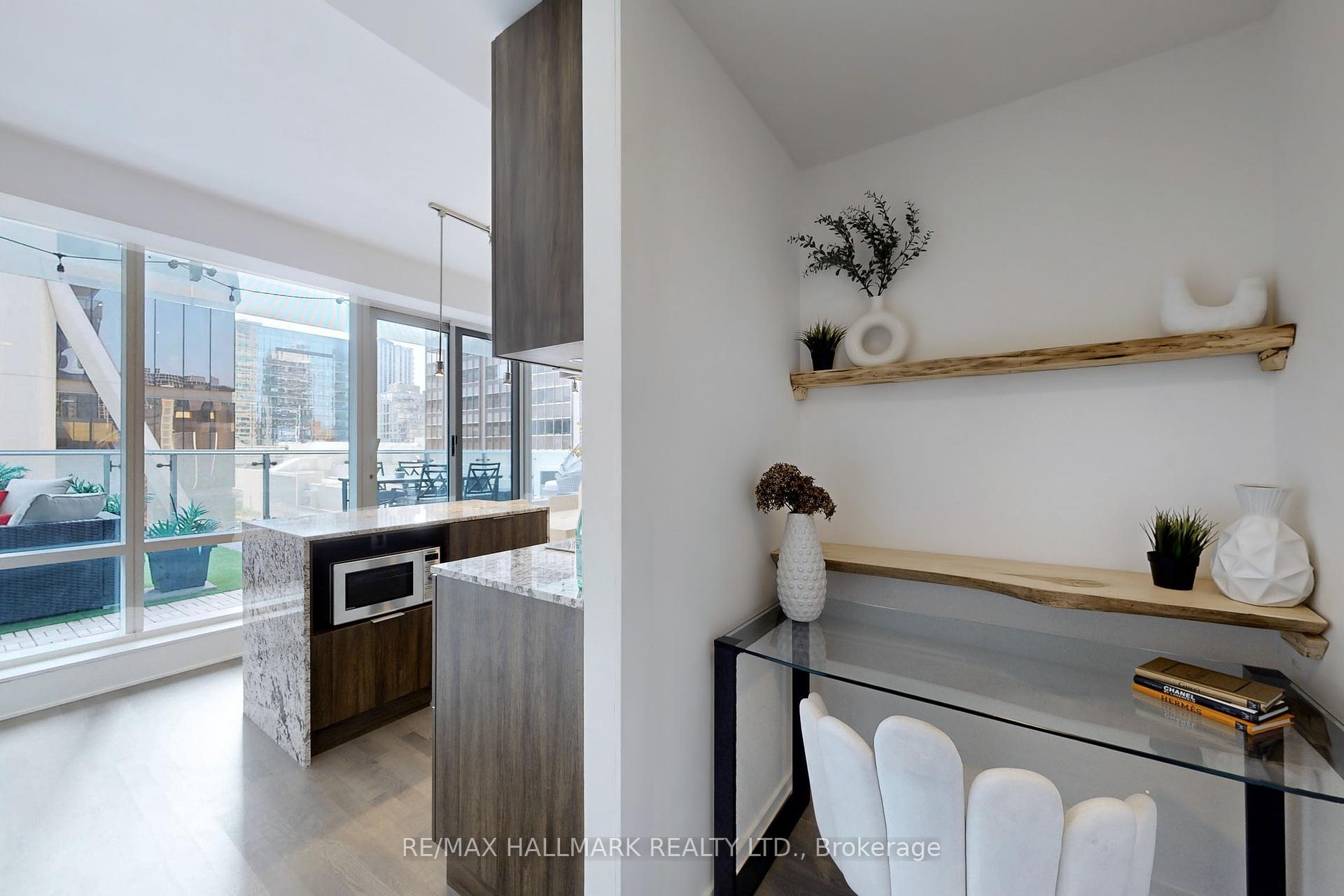 3 Bedrooms Condo at 1 Bloor,  Toronto For sale