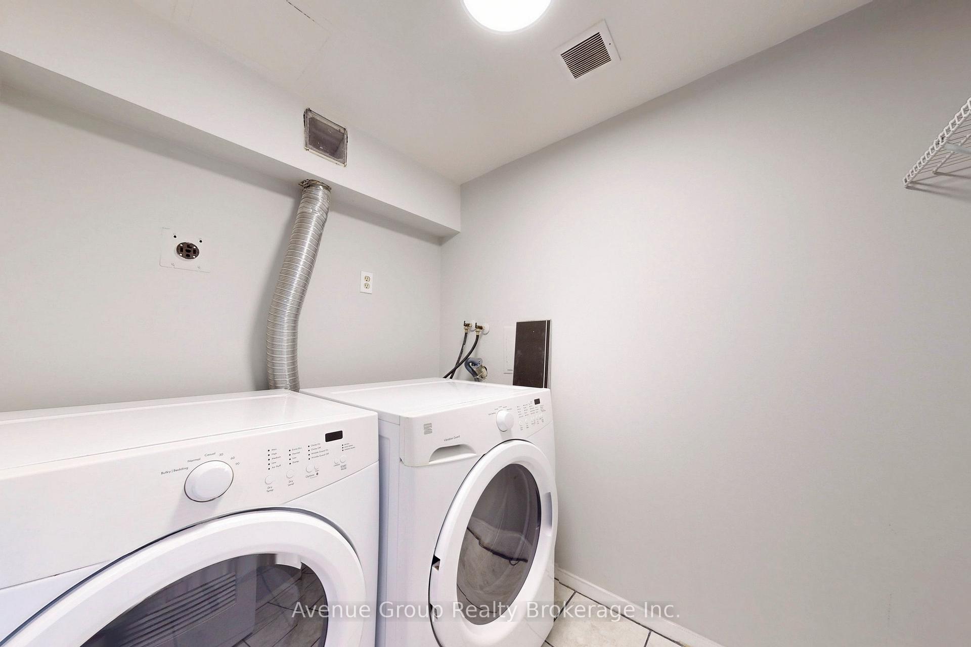 3 Bedrooms Condo at 1703 Mccowan, Toronto For sale