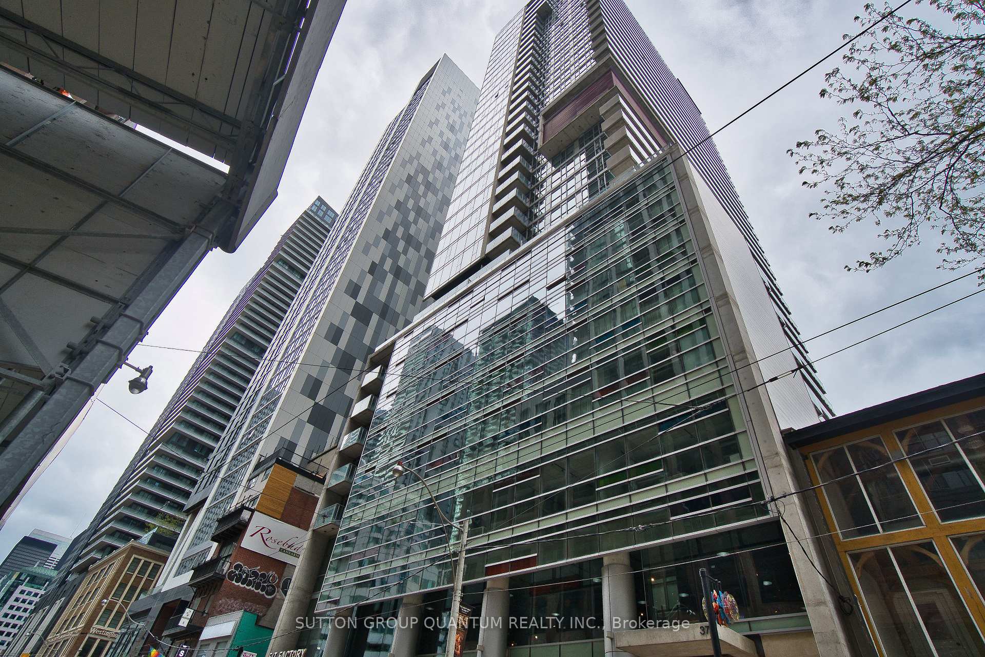 2 Bedrooms Condo at 375 King, Toronto For sale