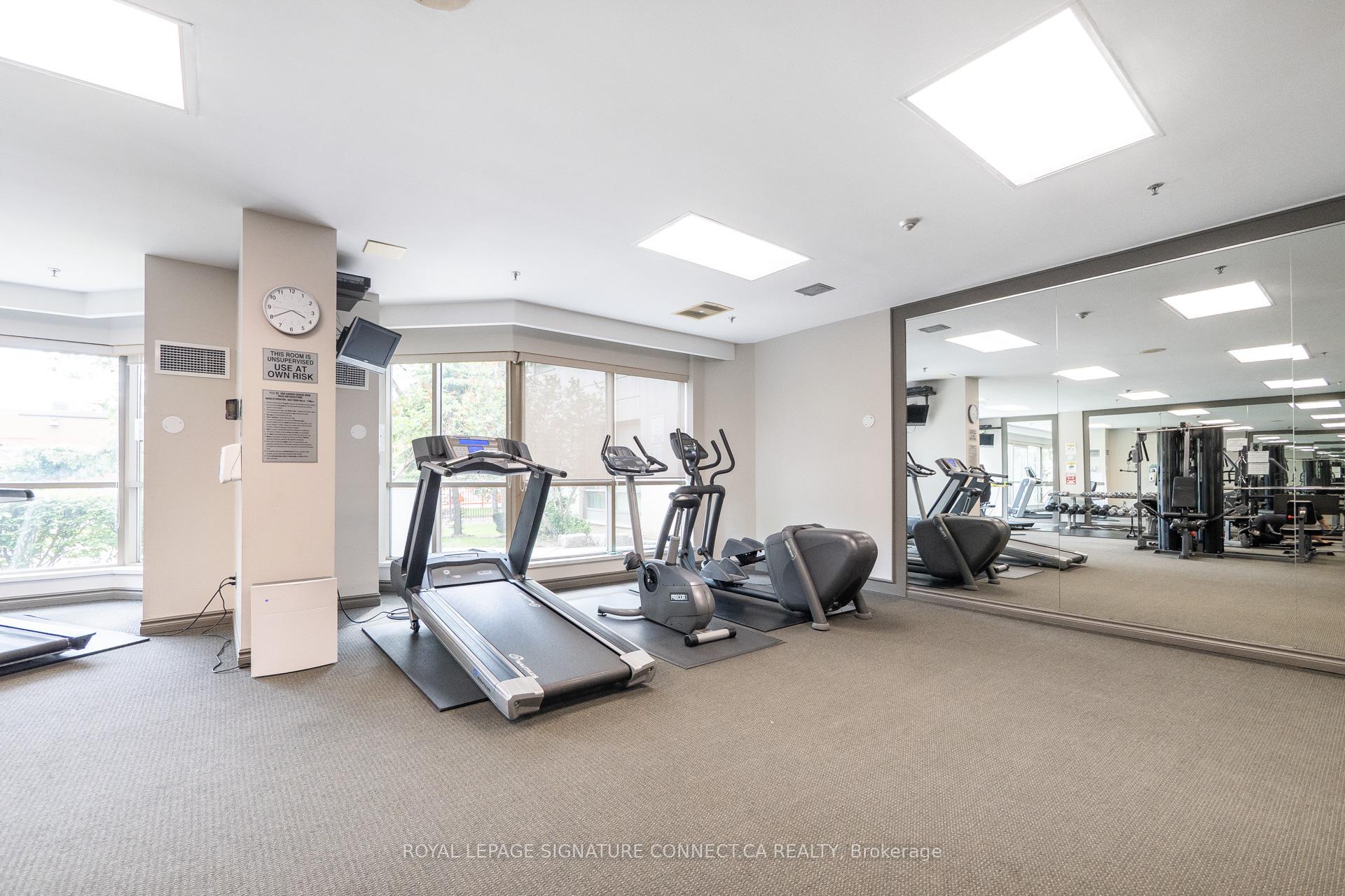 2 Bedrooms Condo at 75 King, Mississauga For sale