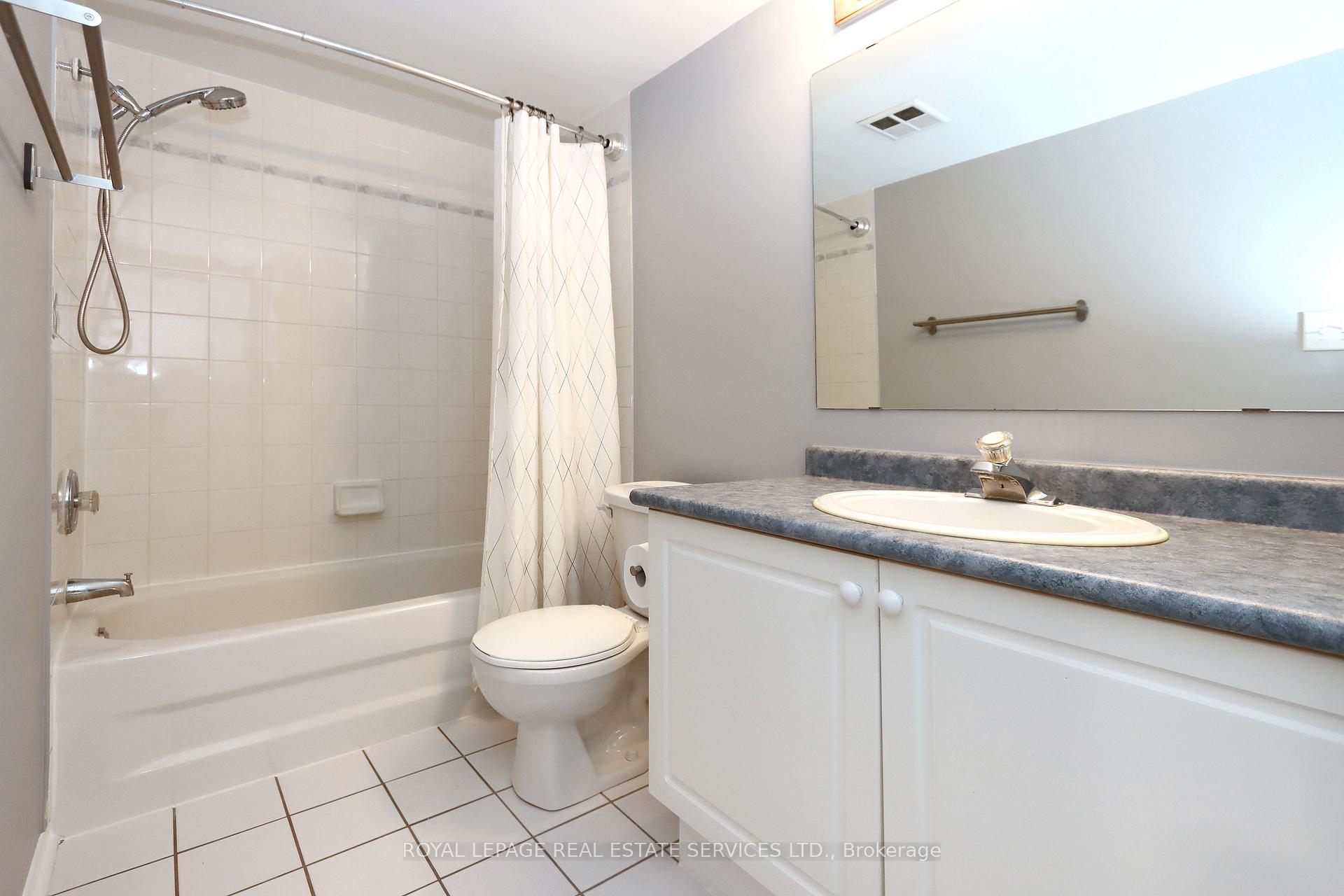 4 Bedrooms Condo at 1168 Arena, Mississauga For sale